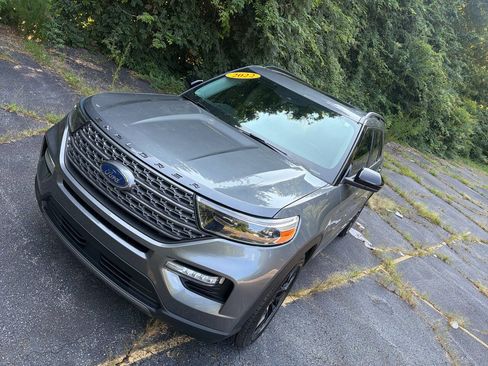 Used 2022 Ford Explorer XLT w/ Equipment Group 202A RWD image 14