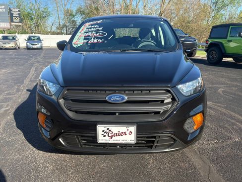 Used 2019 Ford Escape S image 3