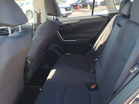 Used 2019 Toyota RAV4 LE image 19
