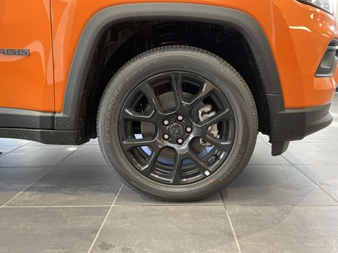Certified 2026 Jeep Compass Latitude AWD/4WD image 12