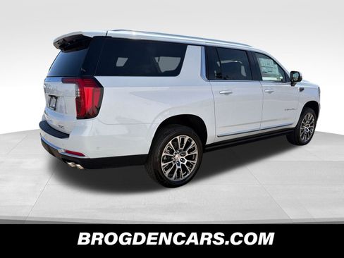 New 2026 GMC Yukon XL Denali w/ Denali Reserve Package AWD/4WD image 3