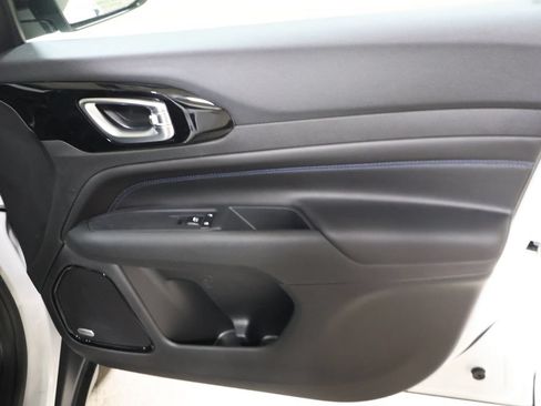 New 2026 Jeep Compass Limited w/ Sun, Sound & Navigation Group AWD/4WD image 19