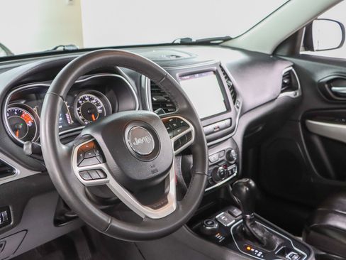 Used 2022 Jeep Cherokee Latitude w/ Sun & Sound Group AWD/4WD image 23