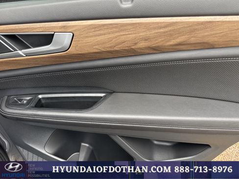 Used 2025 Volkswagen Atlas SE AWD/4WD image 15