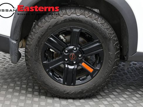 Used 2025 Nissan Rogue SV AWD/4WD image 30