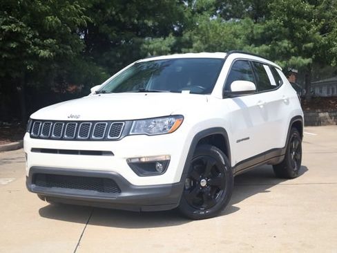 Used 2020 Jeep Compass Latitude FWD image 2
