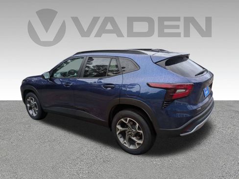 Used 2024 Chevrolet Trax LT FWD image 28