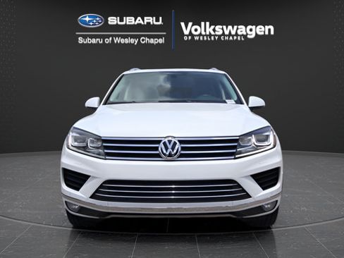 Used 2015 Volkswagen Touareg VR6 AWD/4WD image 3