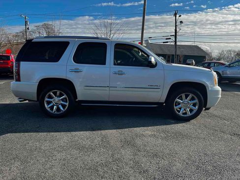 Used 2014 GMC Yukon Denali image 8