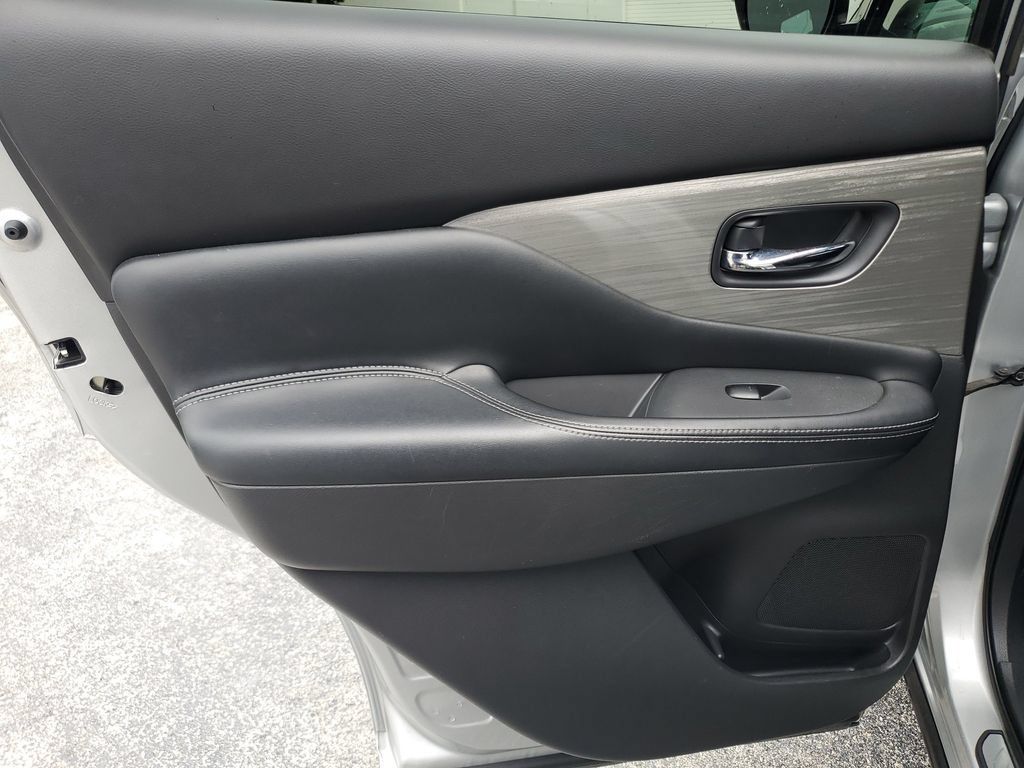 Used 2017 Nissan Murano SV FWD image 11