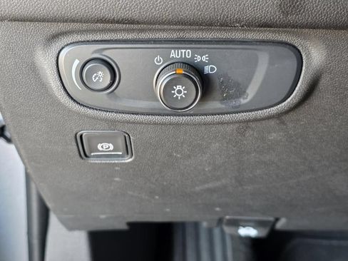 Used 2024 GMC Terrain SLE AWD/4WD image 22
