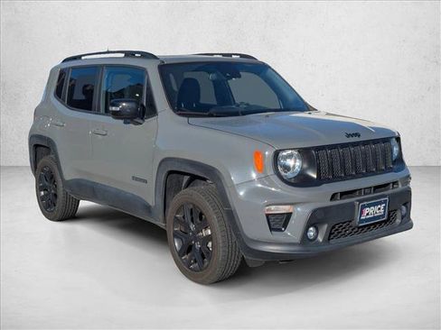 Used 2022 Jeep Renegade Altitude w/ Sun/Sound Group AWD/4WD image 3