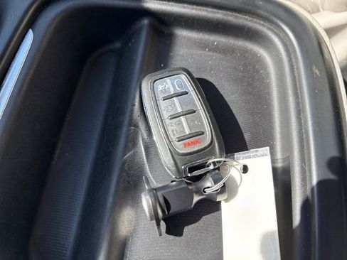 Used 2021 Chrysler Voyager Lxi FWD image 21