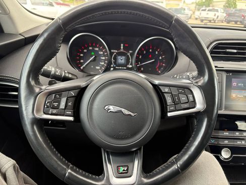 Used 2017 Jaguar F-PACE R-Sport image 21