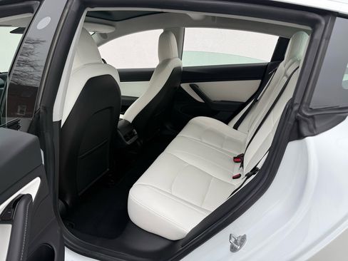 Used 2019 Tesla Model 3 Long Range image 17