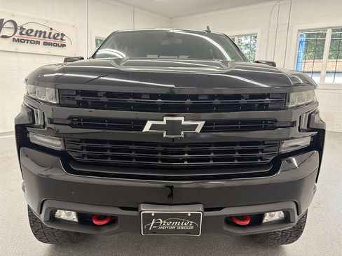 Used 2021 Chevrolet Silverado 1500 LT Trail Boss w/ Convenience Package II AWD/4WD image 2