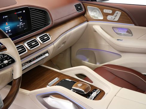 Used 2022 Mercedes-Benz Maybach GLS 600 4MATIC image 26