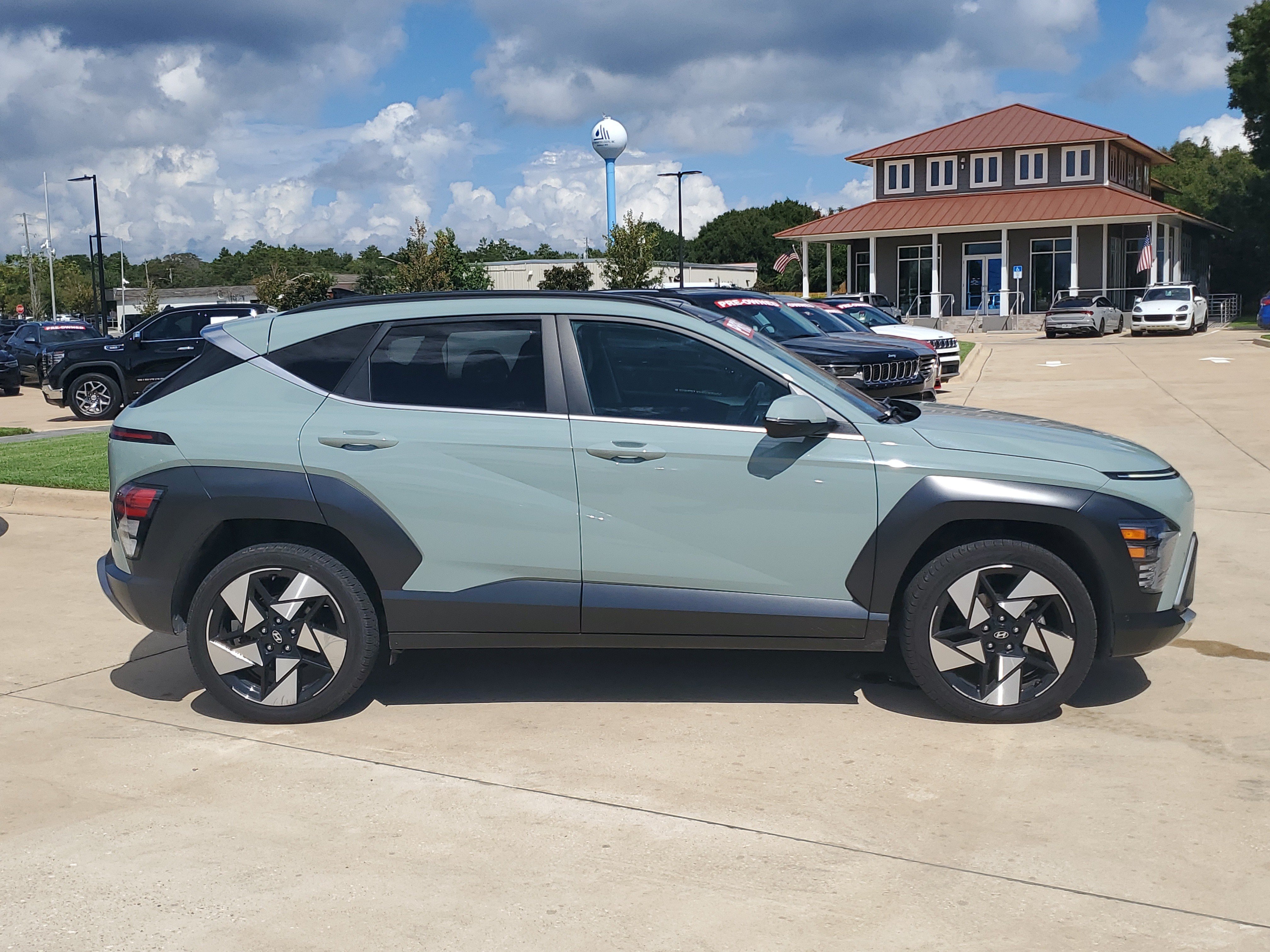 Used 2024 Hyundai Kona Limited AWD/4WD image 9