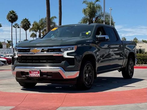 Used 2025 Chevrolet Silverado 1500 LT RWD image 4