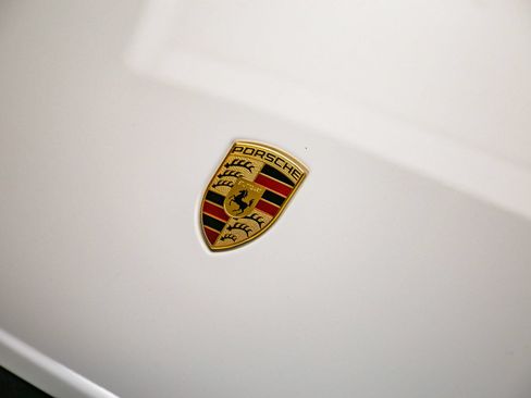 Certified 2024 Porsche Macan AWD/4WD image 12