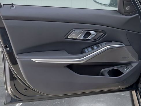 Used 2025 BMW 330i xDrive Sedan w/ M Sport Package image 21