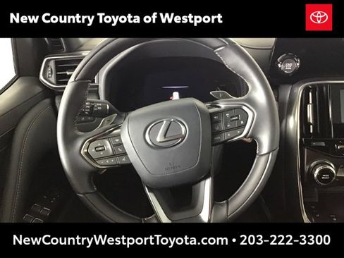 Used 2024 Lexus LX 600 4WD w/ Luxury Package image 11