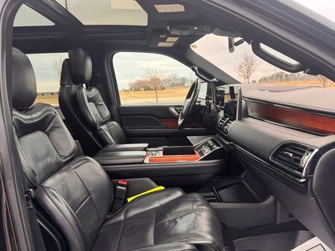 Used 2019 Lincoln Navigator L Reserve AWD/4WD image 25