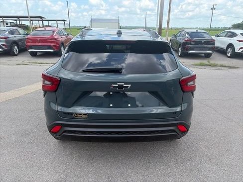 New 2026 Chevrolet Trax LT w/ Driver Confidence Package FWD image 5