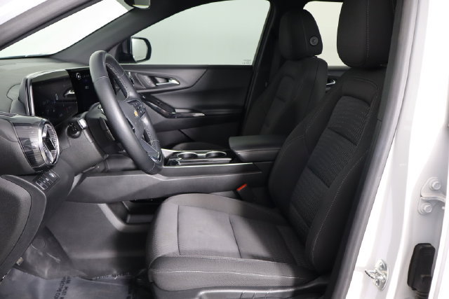 Used 2025 Chevrolet Equinox LT FWD image 14
