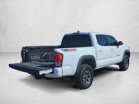 Used 2017 Toyota Tacoma TRD Off-Road image 18
