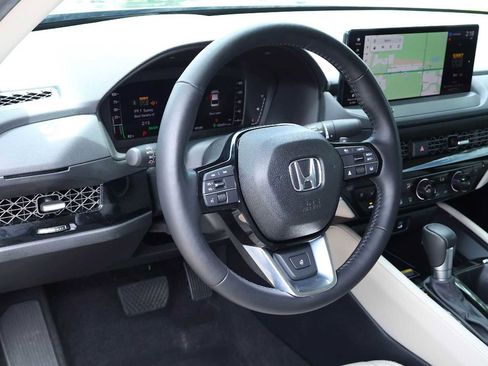 Used 2025 Honda Accord Touring image 2