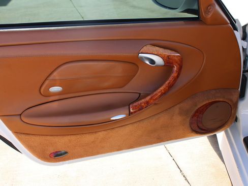Used 2003 Porsche 911 Carrera RWD image 8