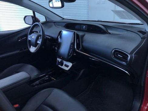 Certified 2019 Toyota Prius Prime Advanced FWD image 24