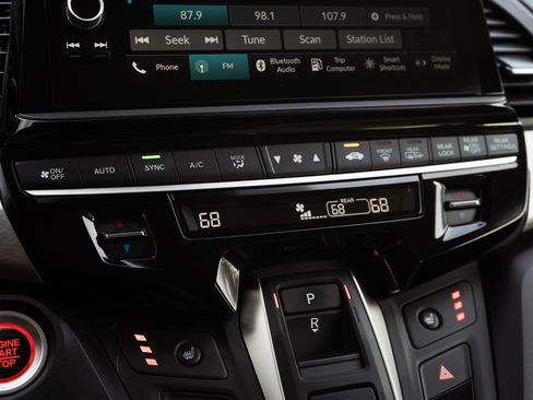 Certified 2025 Honda Odyssey EX-L image 32