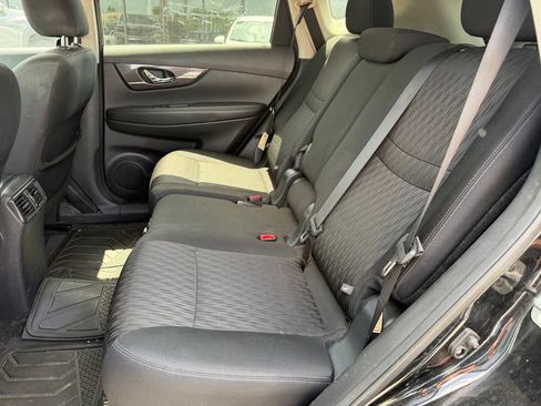Used 2019 Nissan Rogue S w/ Special Edition Package FWD image 7