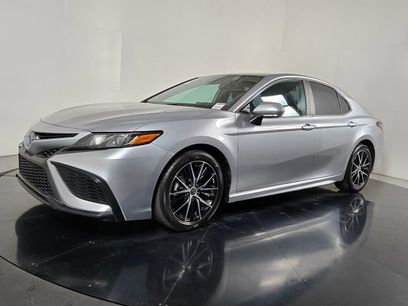 Used 2022 Toyota Camry SE w/ Carpet Mat Package (TMS)
