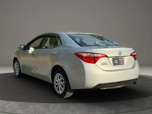 Used 2018 Toyota Corolla LE FWD image 4
