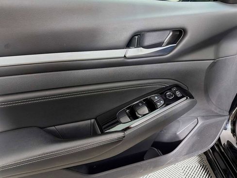 Certified 2023 Nissan Altima 2.5 SV w/ SV Premium Package image 15