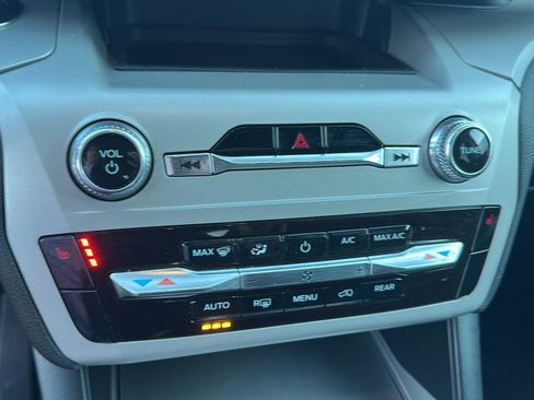 Used 2023 Ford Explorer XLT w/ Class IV Trailer Tow Package image 16