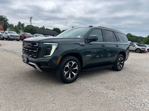 Used 2025 GMC Yukon AT4 AWD/4WD image 4