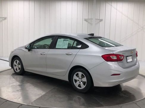 Used 2017 Chevrolet Cruze LS FWD image 6