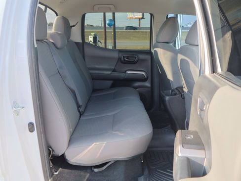 Used 2022 Toyota Tacoma SR5 image 32