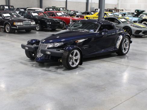 Used 2001 Chrysler Prowler RWD image 11
