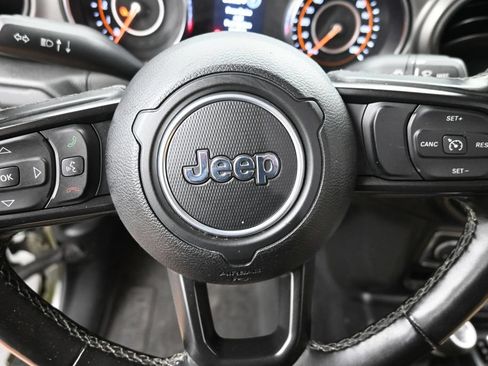 Used 2022 Jeep Gladiator Sport AWD/4WD image 16
