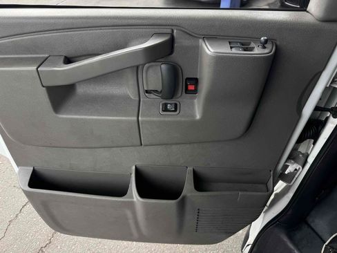 Used 2019 Chevrolet Express 3500 Extended w/ Driver Convenience Package RWD image 9