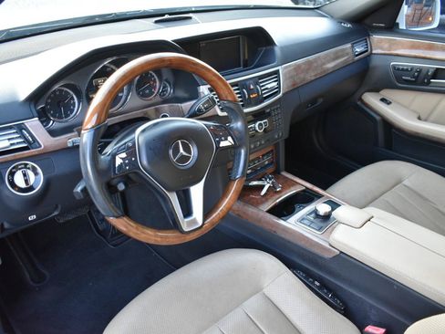 Used 2013 Mercedes-Benz E 550 4MATIC Sedan image 10