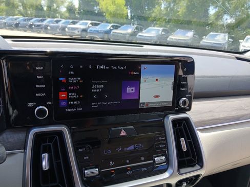 Used 2023 Kia Sorento EX w/ Panoramic Sunroof Package FWD image 15