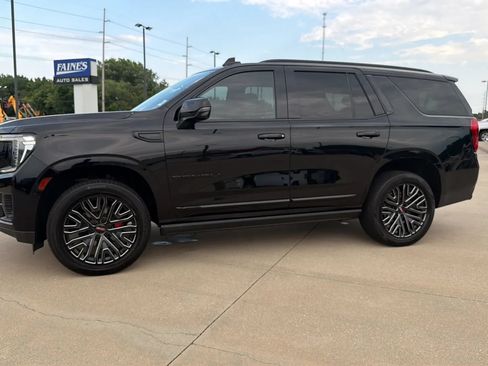 Used 2021 GMC Yukon Denali w/ Denali Premium Package AWD/4WD image 6
