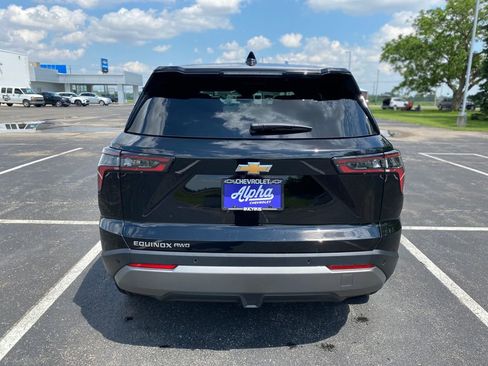 New 2026 Chevrolet Equinox LT w/ Convenience Package II AWD/4WD image 6