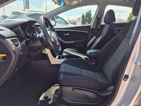 Used 2016 Hyundai Elantra GT FWD image 16